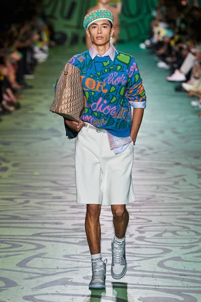 Look 1
